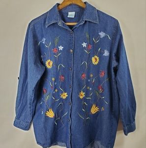Spring flower 💐 Denim Shirt. Size 1X.